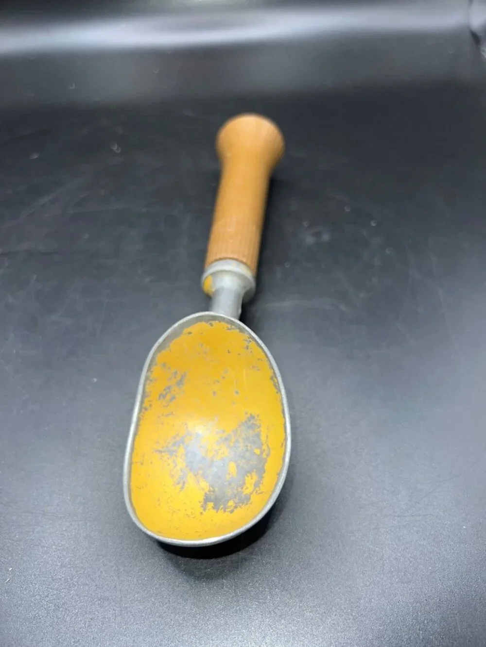 Vintage Bonny Prod Co Yellow Ice Cream Scoop Brown Handle Retro Kitchen  USA